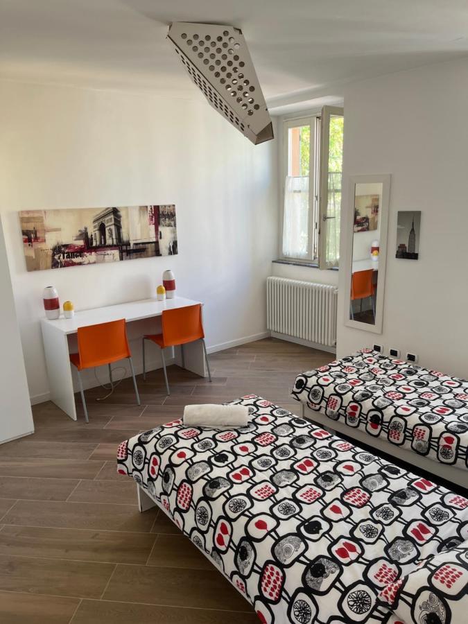 Dreams Hostel Lecco Bagian luar foto