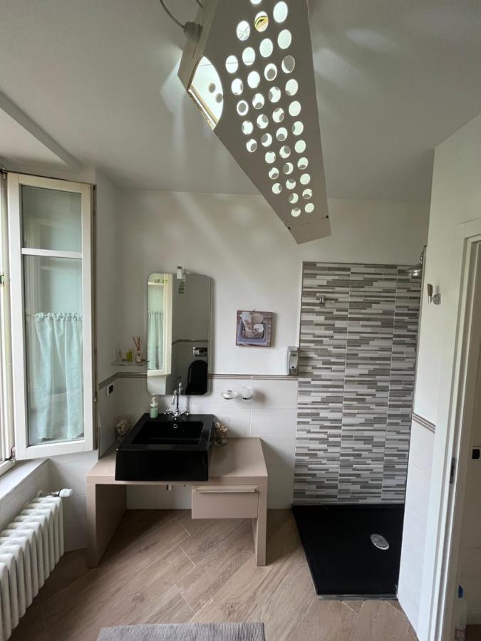 Dreams Hostel Lecco Bagian luar foto